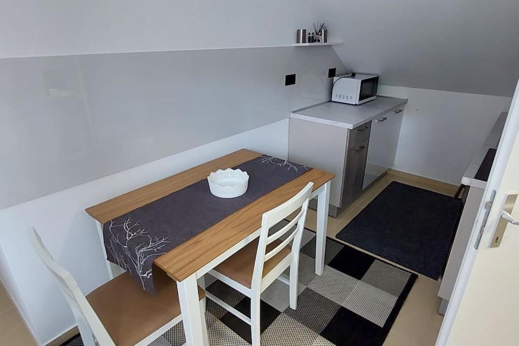 Jo-Ma Apartma - Free Parking ลูบลิยานา ภายนอก รูปภาพ